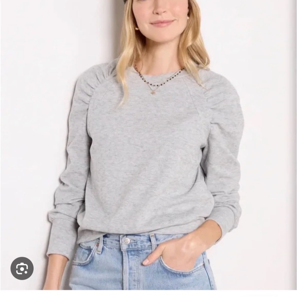 Evereve Super Soft Gray Crewneck